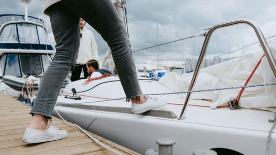 How Do I Get A Boating License in Maine? (featured)