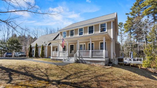 Colonial Style Home for Sale in Gray ME (Homes For Sale)
