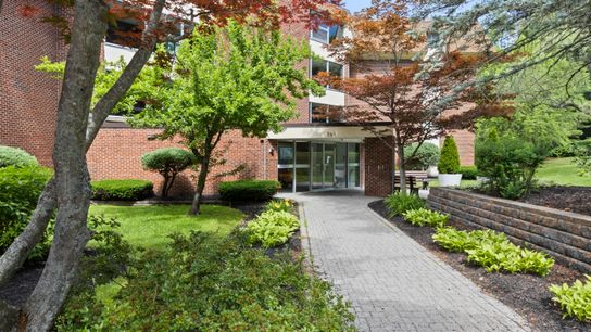 South Portland 2-bedroom Condo For Sale (Homes For Sale)